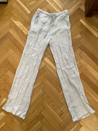 Pantalón de lino Stradivarius