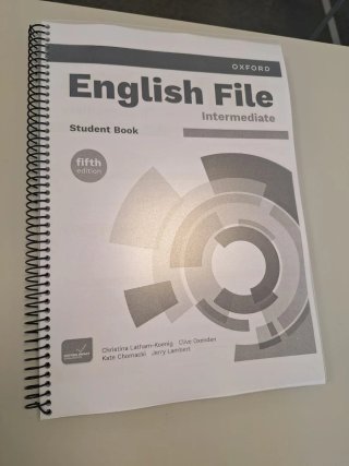 English File 5th Edition B1. Student's Book and...