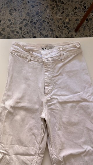 Pantalón vaquero blanco Zara