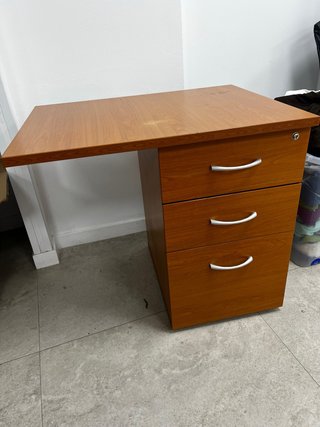 Mueble de oficina con cajonera
