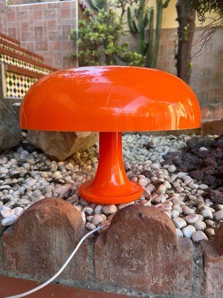 Lámpara de Mesa Naranja Estilo Retro