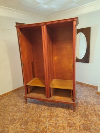 Armario de madera clásico para restaurar tipo Libe