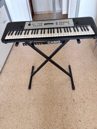 Tastiere Yamaha con supporto Casio
