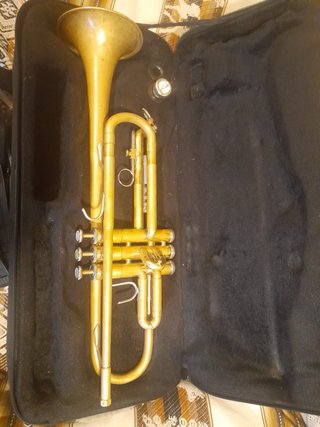 Trompeta Bach TR 3000
