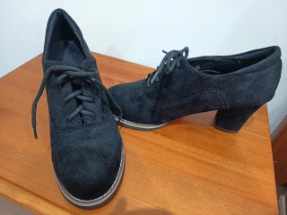 Zapatos Botines cerrados negros con tacón