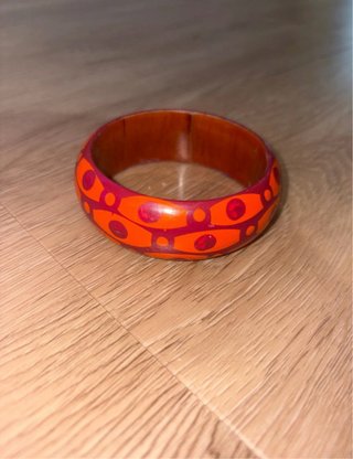 Pulsera de madera naranja