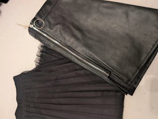 Falda Negra con Cremallera y Tul