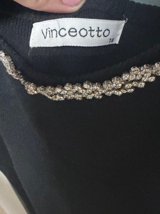 Vestido Negro con Detalles de Pedrería