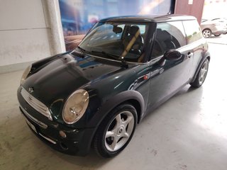 MINI Cooper 2005