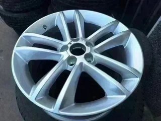 Opel Insignia 2008 - Llanta de 17" nueva u.1