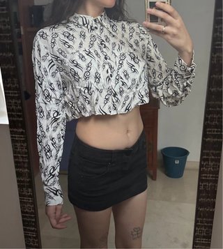 Camisa Crop Estampado Tribal