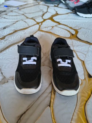 Zapatillas deportivas negras para niño