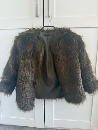 Chaquetón de pelo Stradivarius verde