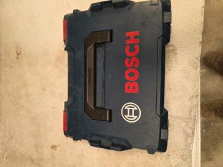 Radial,Taladro Bosch, con batería cargador y malet