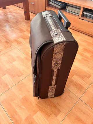 Maleta de Viaje Marrón con Detalles 50x35x18