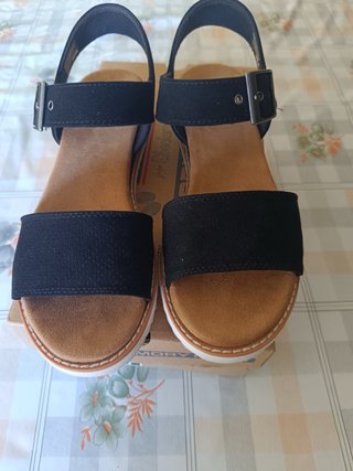 Sandalias Skechers Negras