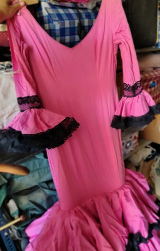 Traje de Flamenca Rosa y Negro