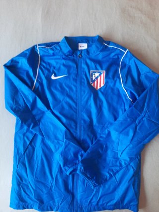 Chubasquero Atlético de Madrid Nike talla XL niño.