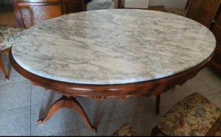 Mesa de Comedor Ovalada de Mármol y Madera