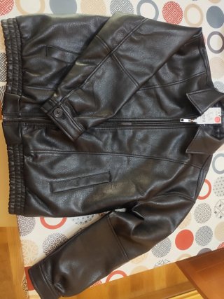 Cazadora Negra Efecto piel Talla S