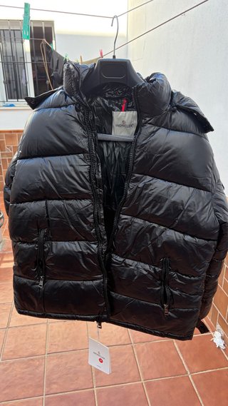Chaquetón Moncler Negro Brillante