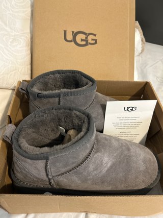 Botas UGG grises