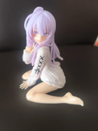 Figura Anime Chica con Jersey Blanco
