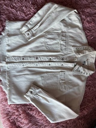 Chaqueta Vaquera Beige con Tachuelas