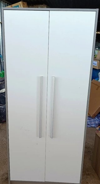 Armario de dos puertas blanco