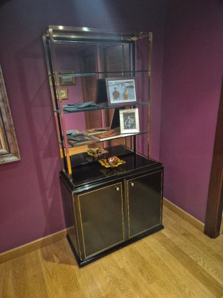 Mueble con 4 baldas de cristal