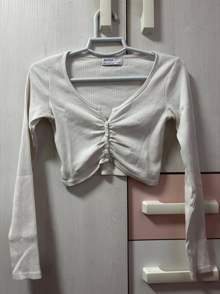 Crop top Bershka acanalado manga larga