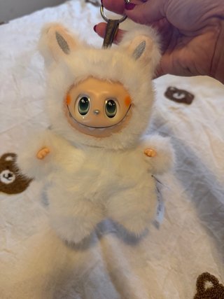 Labubu con alas