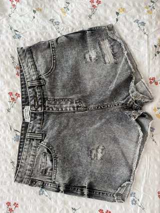 Pantalón corto vaquero gris NUEVO