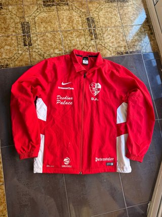 Chaqueta Deportiva Nike Roja y Blanca