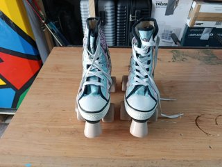 Patines de cuatro ruedas tipo zapatilla
