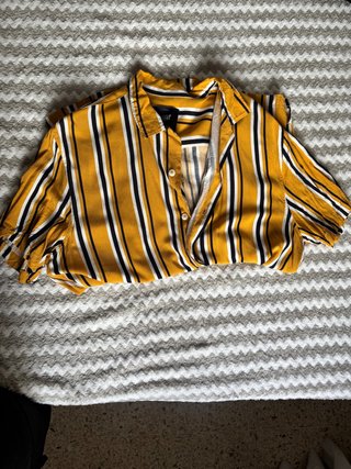 Camisa de rayas amarilla