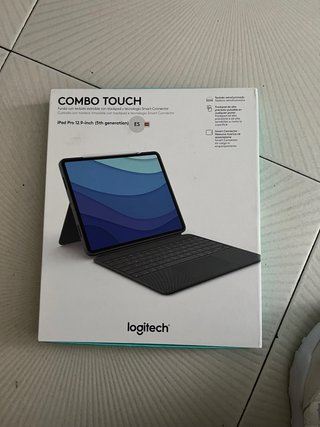 Logitech Combo Touch per iPad Pro 12.9