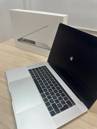MacBook Pro Touch Bar 15” (modello 2018)