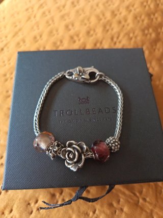 Bracciale Trollbeads con beads in argento e vetro