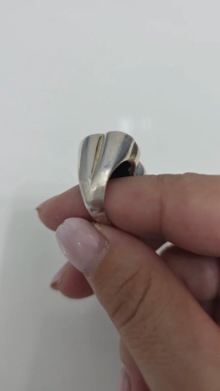 Anillo Tous con piedra ónix