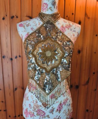 Top Halter Boho con Lentejuelas y Pedrería