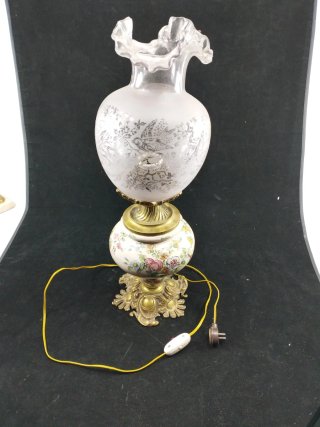 Lámpara Quinqué de Bronce y Porcelana