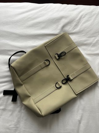 Mochila RAINS Beige Mediana