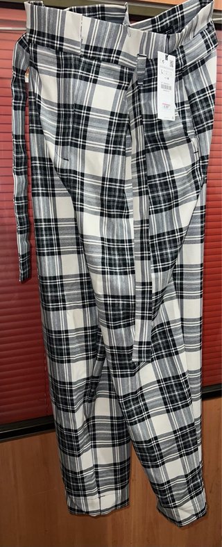 Pantalón Zara Cuadros Blanco y Negro Talla L