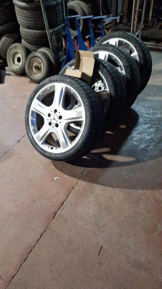 4 Llantas Mercedes con Neumáticos Nuevos