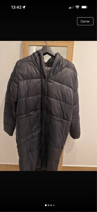 Chaquetón largo de plumas negro