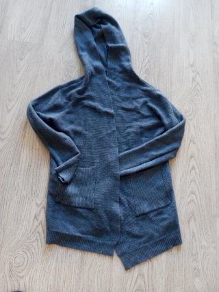 Chaqueta de punto azul con capucha