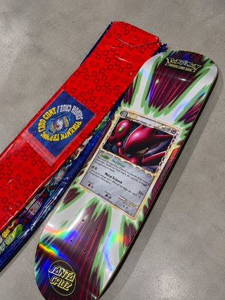 Tabla de Skate Santa Cruz x Pokémon Scizor