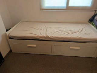 Cama IKEA Brimnes con 2 colchones