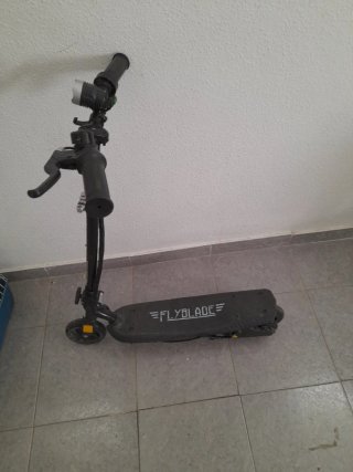 Patinete Eléctrico Flyblade se vende para piezas